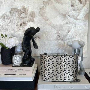 🌸New🌸Italian Made Bendable Silver & Black Crossbody🌸Compliment Inspired🌸